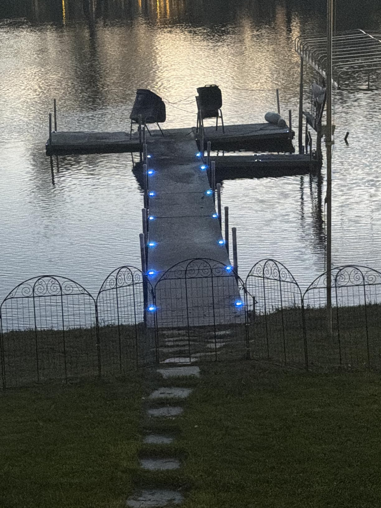 Ultra-Durable Solar Driveway & Dock Lights (Cast Aluminum & IP68 Waterproof)